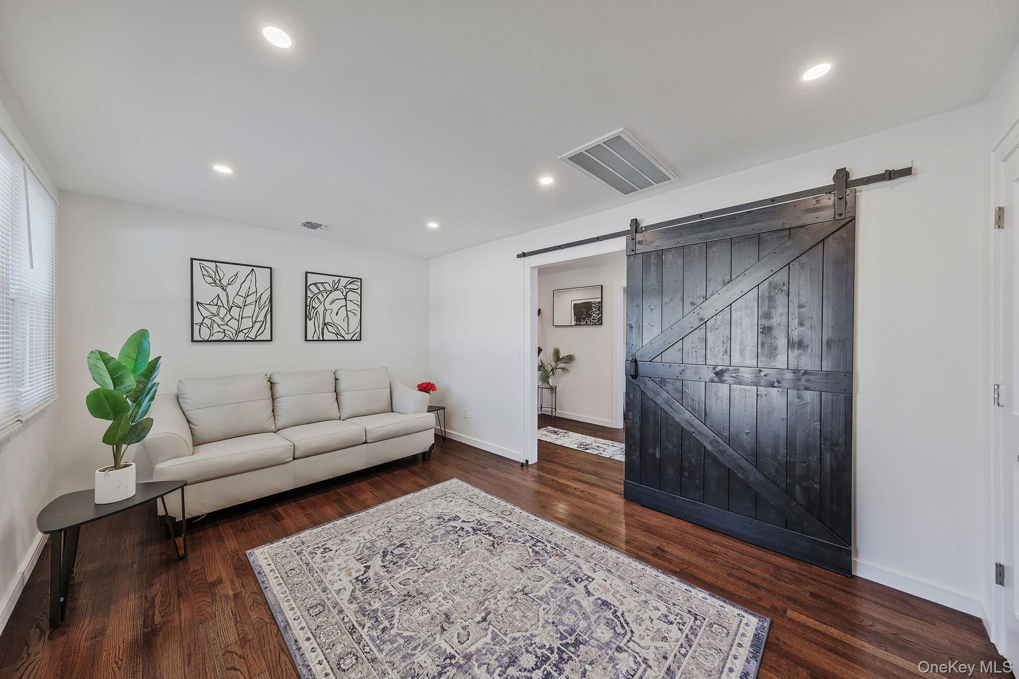 2 Polo Street, Dix Hills, NY 11746