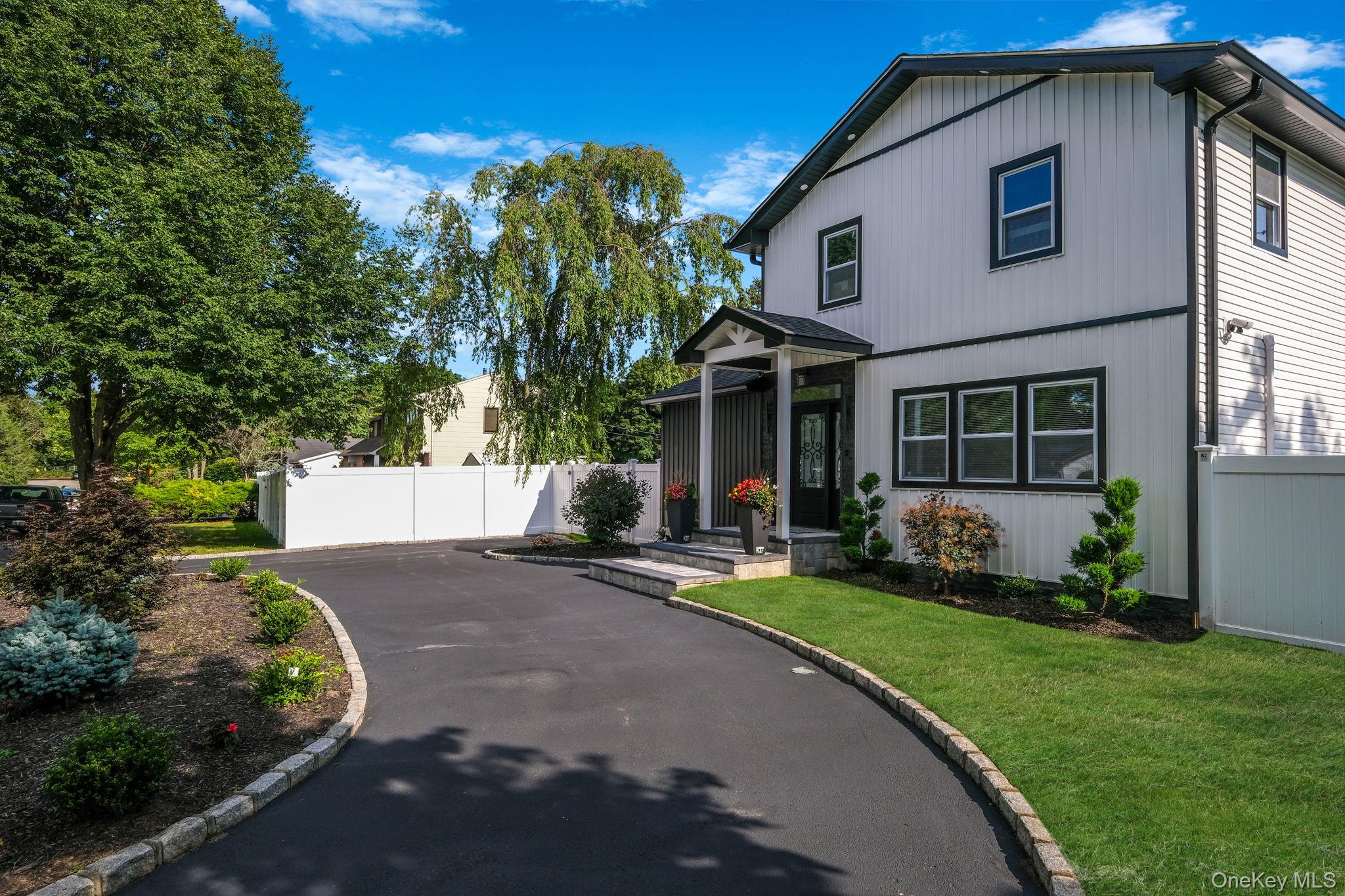 2 Polo Street, Dix Hills, NY 11746