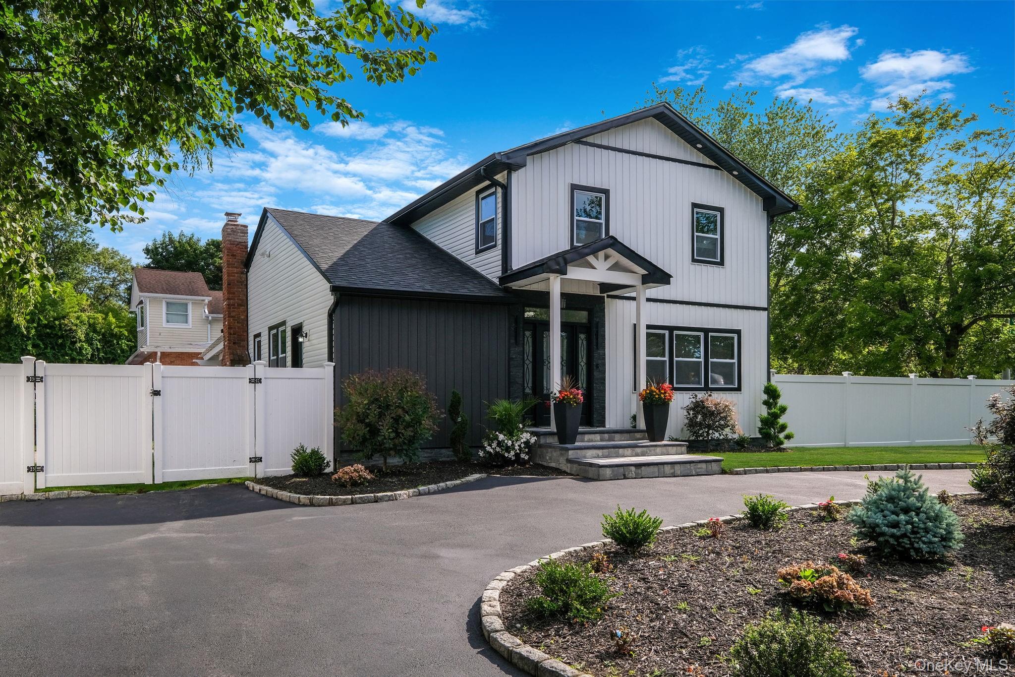 2 Polo Street, Dix Hills, NY 11746