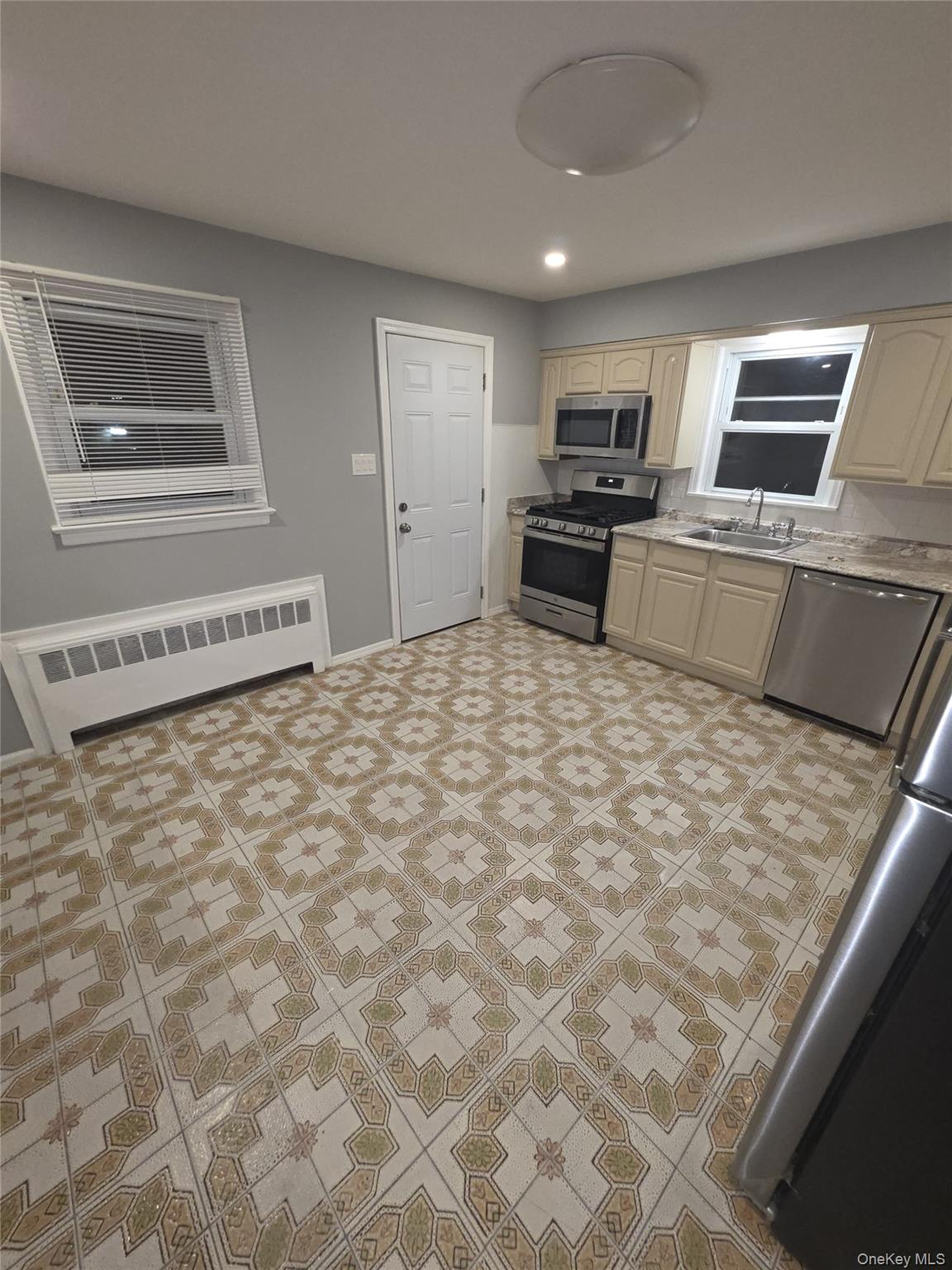 915 11th Street, West Babylon, NY 11704