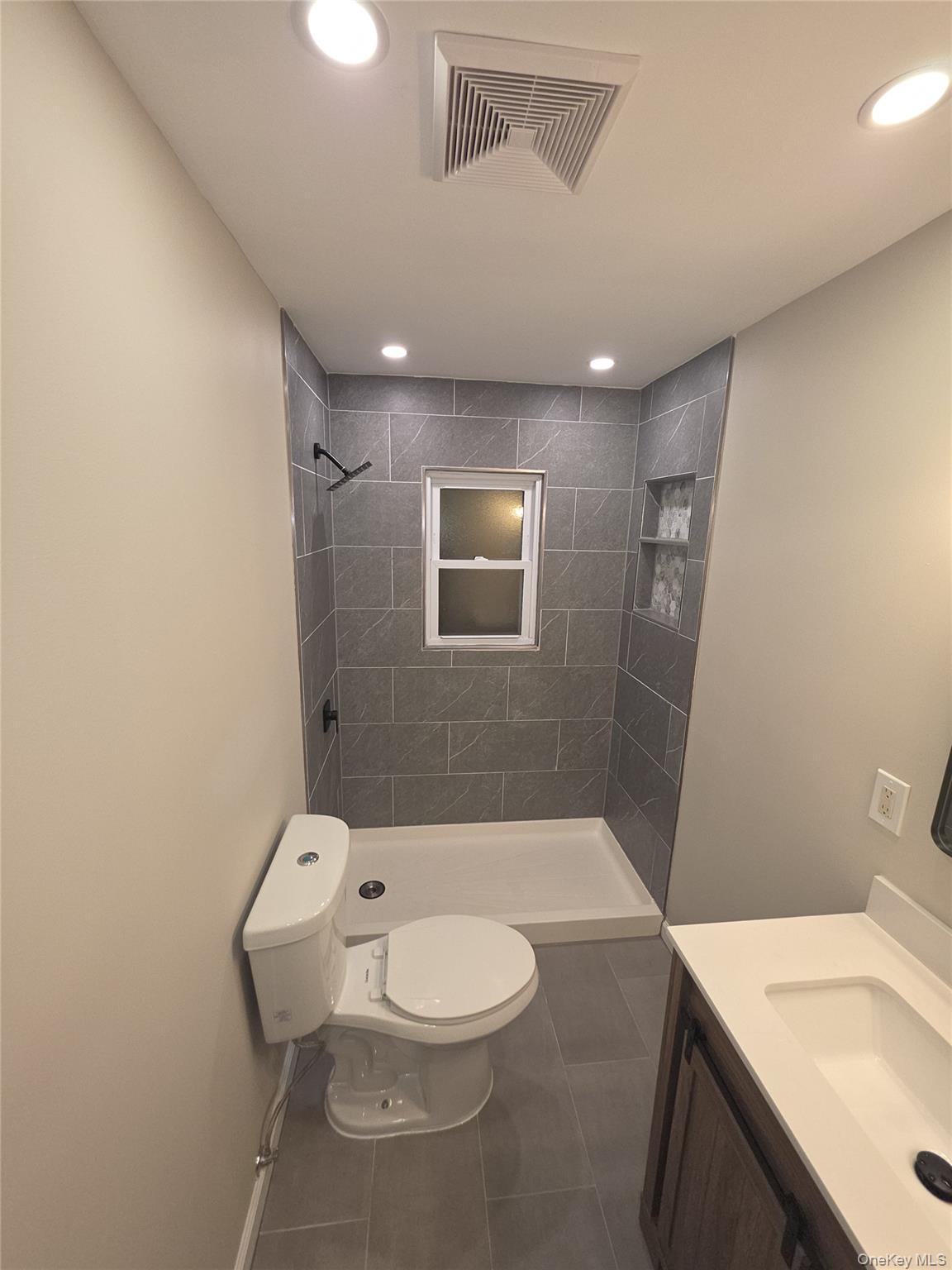 915 11th Street, West Babylon, NY 11704