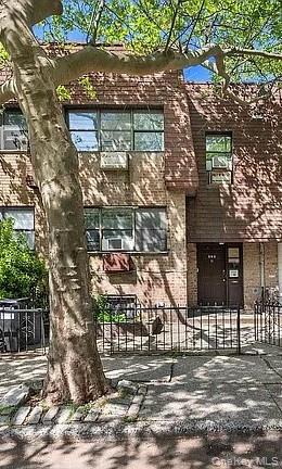 600 Pine Street, Brooklyn, NY 11208