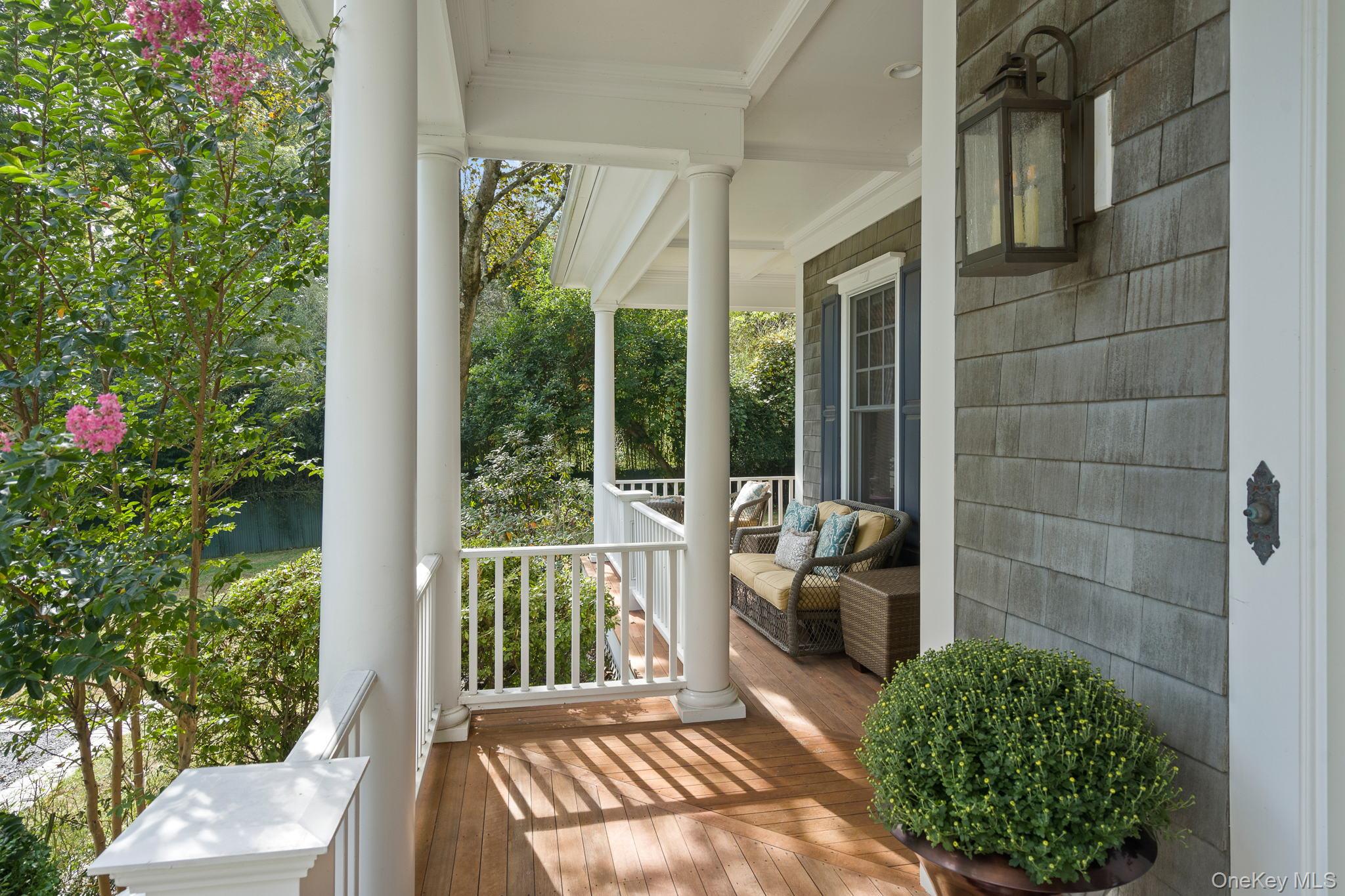 280 Southdown Road, Lloyd Harbor, NY 11743