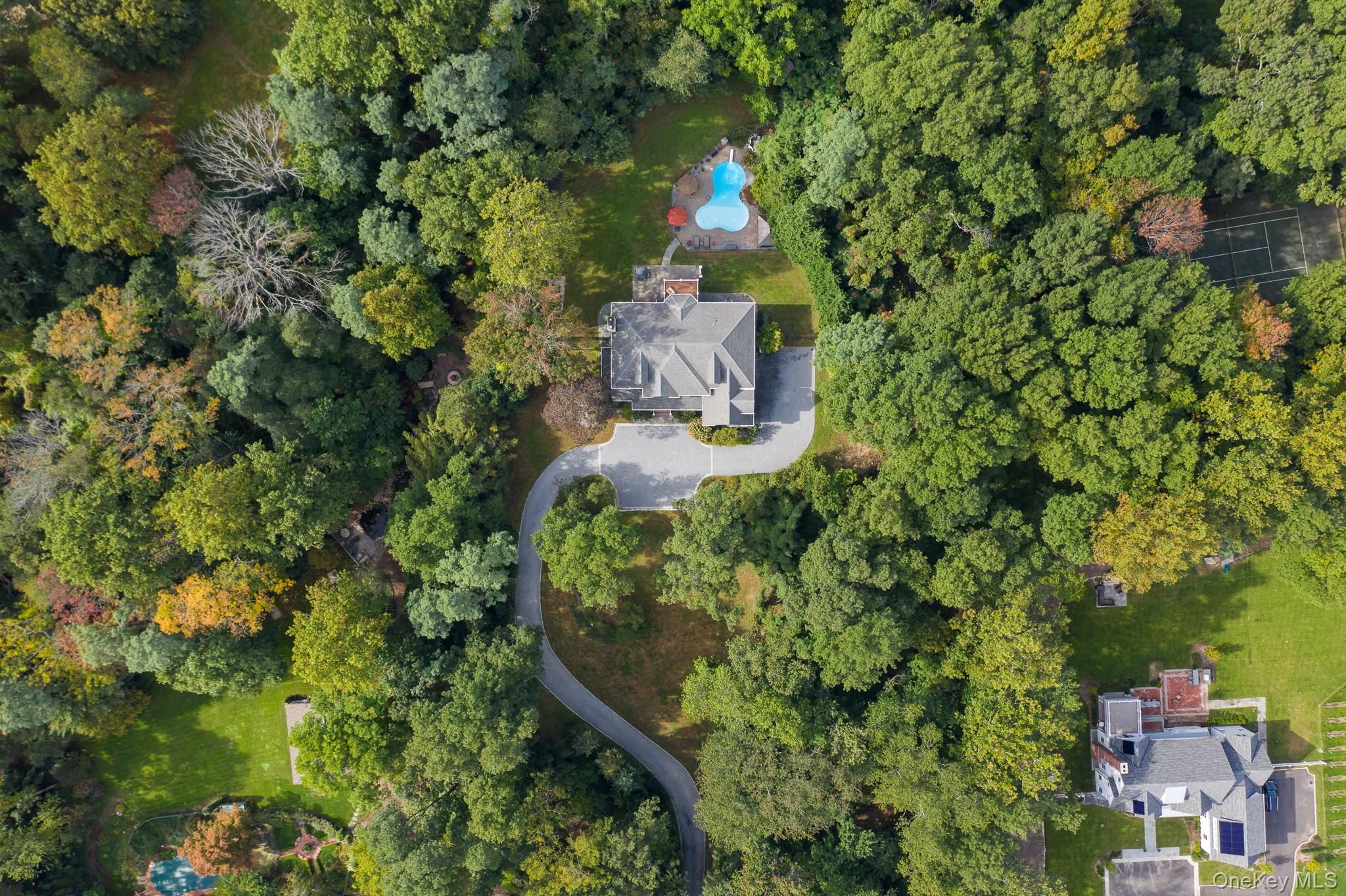 280 Southdown Road, Lloyd Harbor, NY 11743