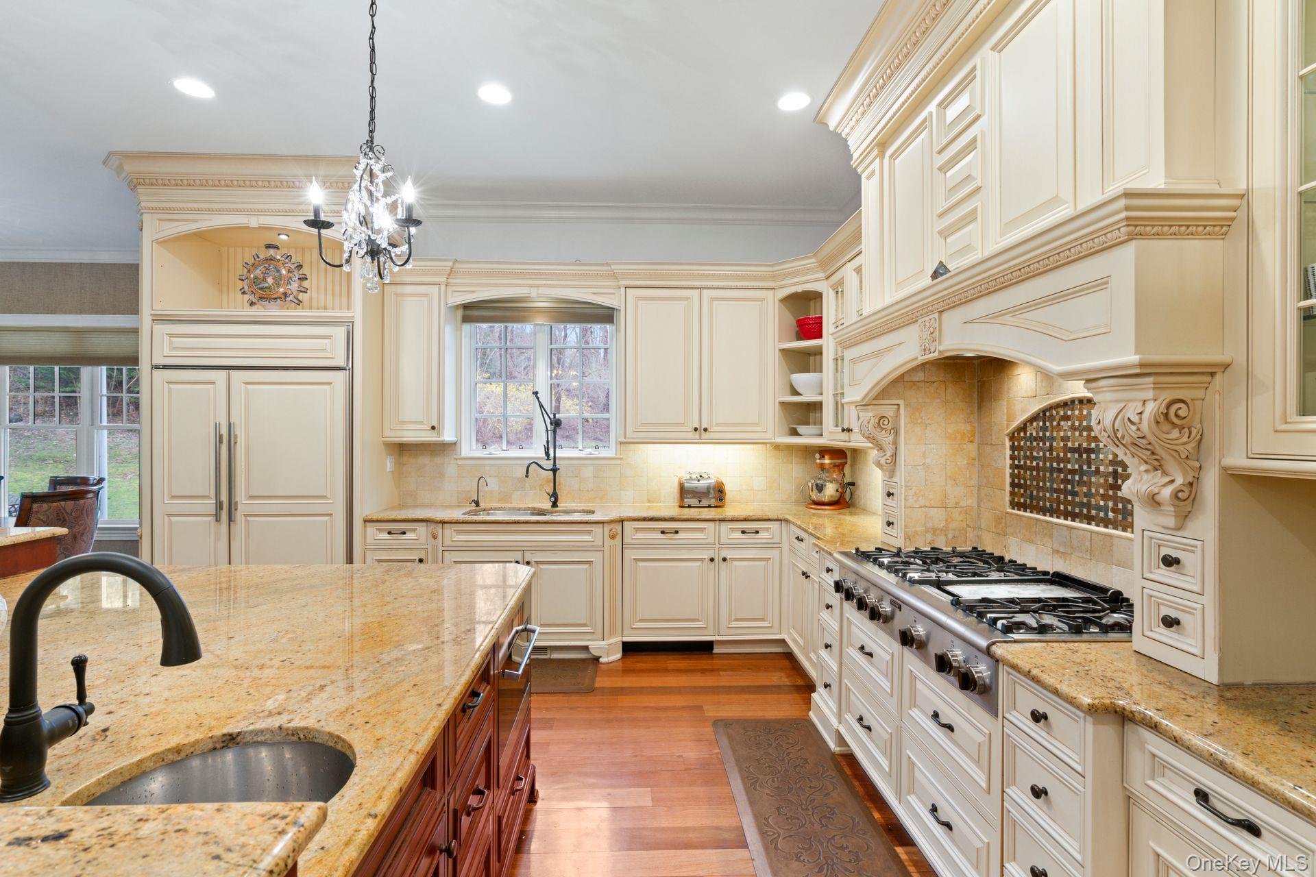 280 Southdown Road, Lloyd Harbor, NY 11743