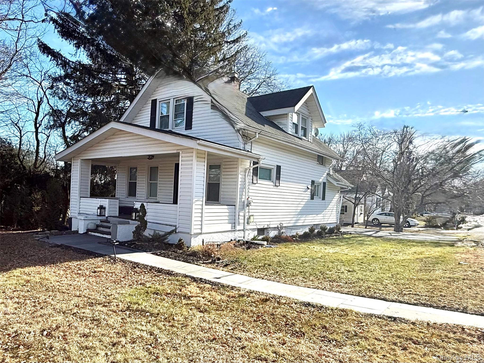 12 E Nauraushaun Avenue, Pearl River, NY 10965