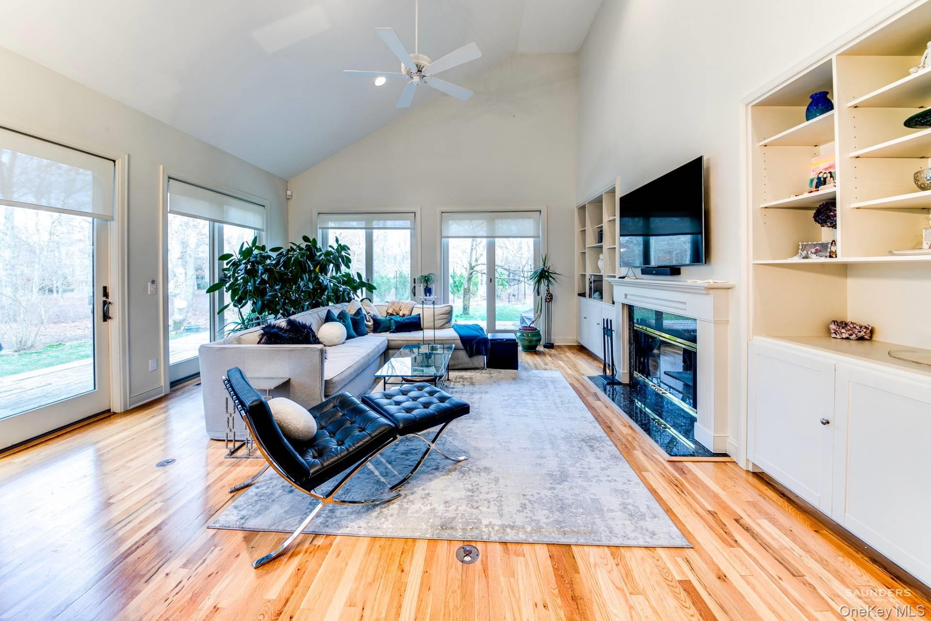 43 Huckleberry Lane, East Hampton, NY 11937