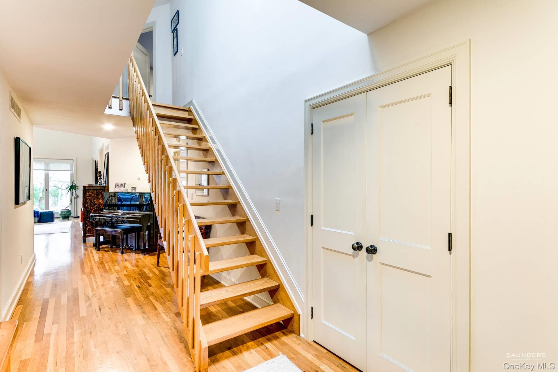 43 Huckleberry Lane, East Hampton, NY 11937