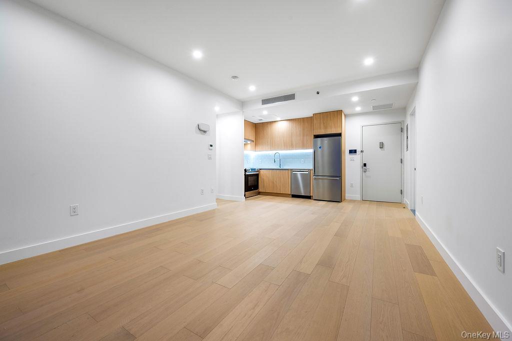 150-02 Northern Blvd # 3L, Flushing, NY 11354