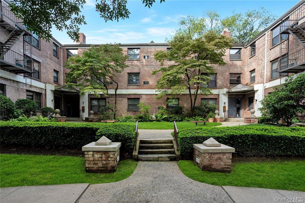 1 terrace Circle # 3H, Great Neck, NY 11021
