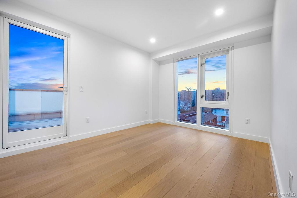 150-02 Northern Blvd # 3B, Flushing, NY 11354