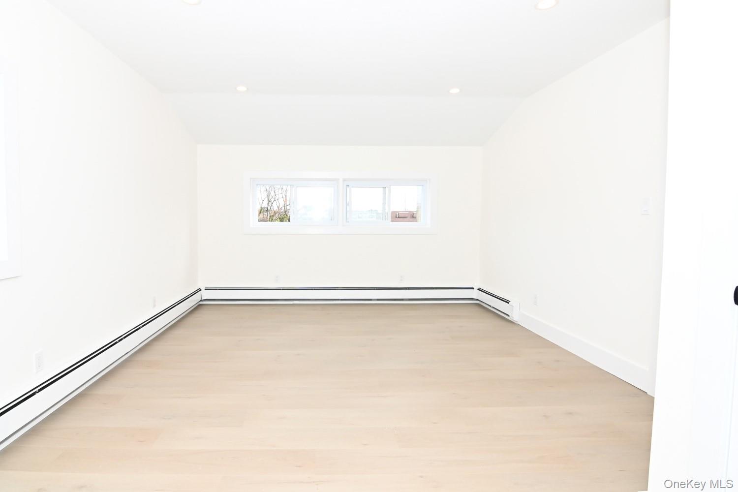 15 Bond Lane, Hicksville, NY 11801