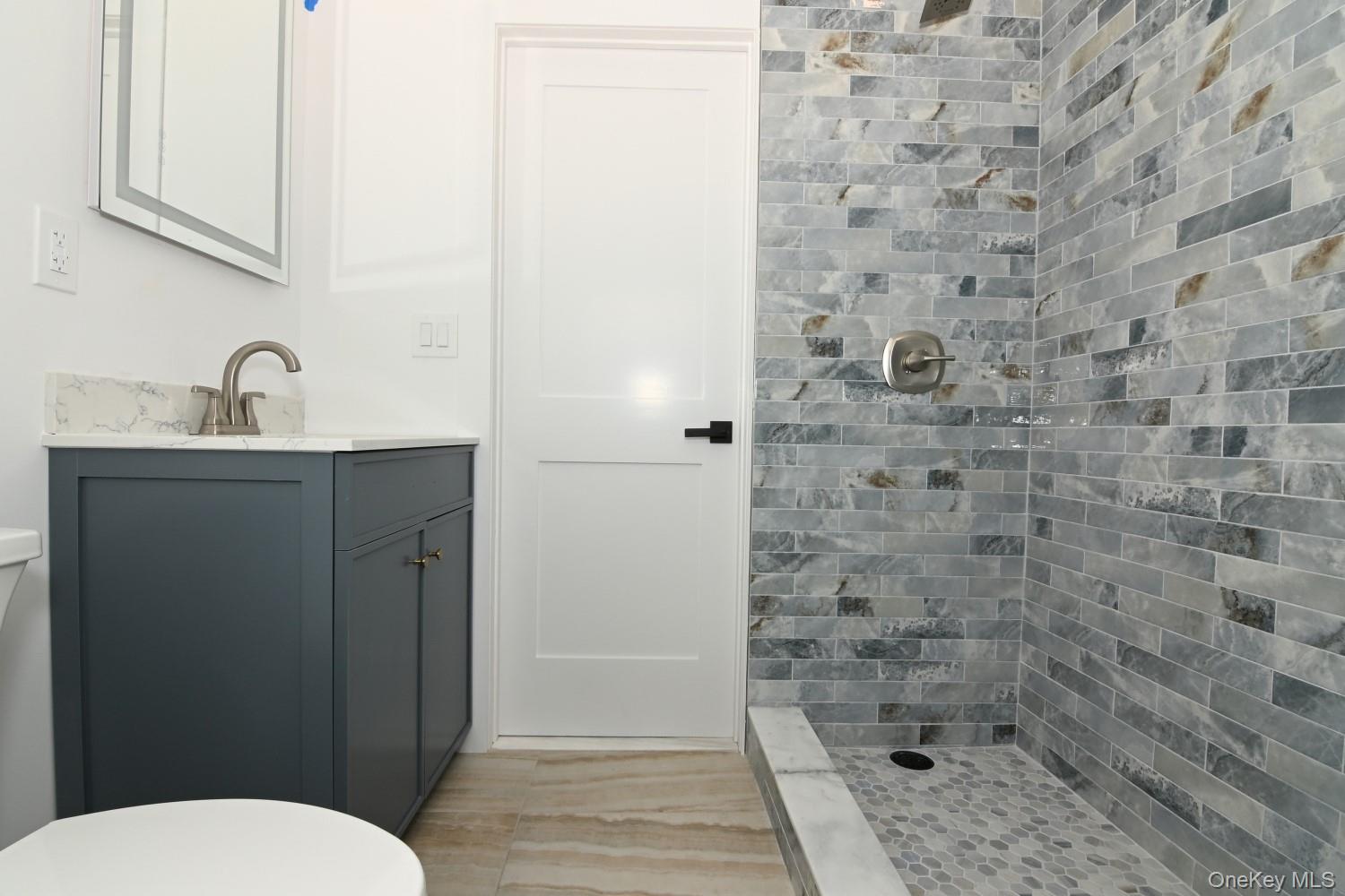 15 Bond Lane, Hicksville, NY 11801