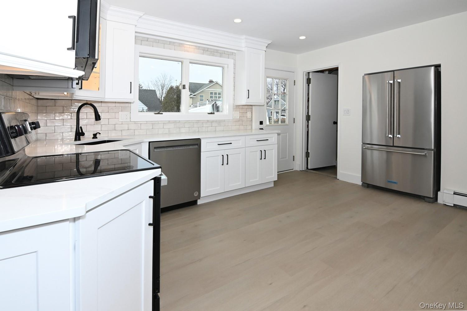 15 Bond Lane, Hicksville, NY 11801