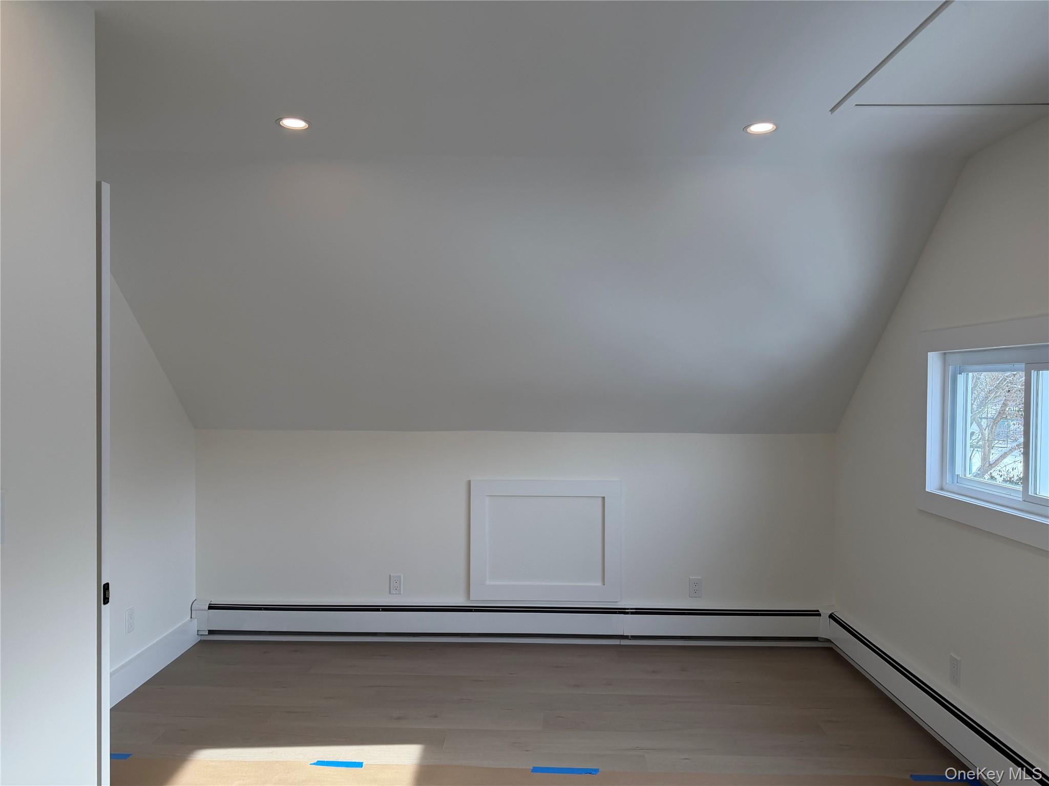 15 Bond Lane, Hicksville, NY 11801