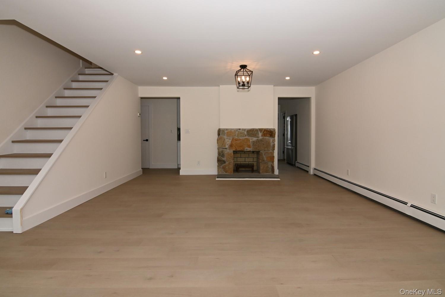 15 Bond Lane, Hicksville, NY 11801