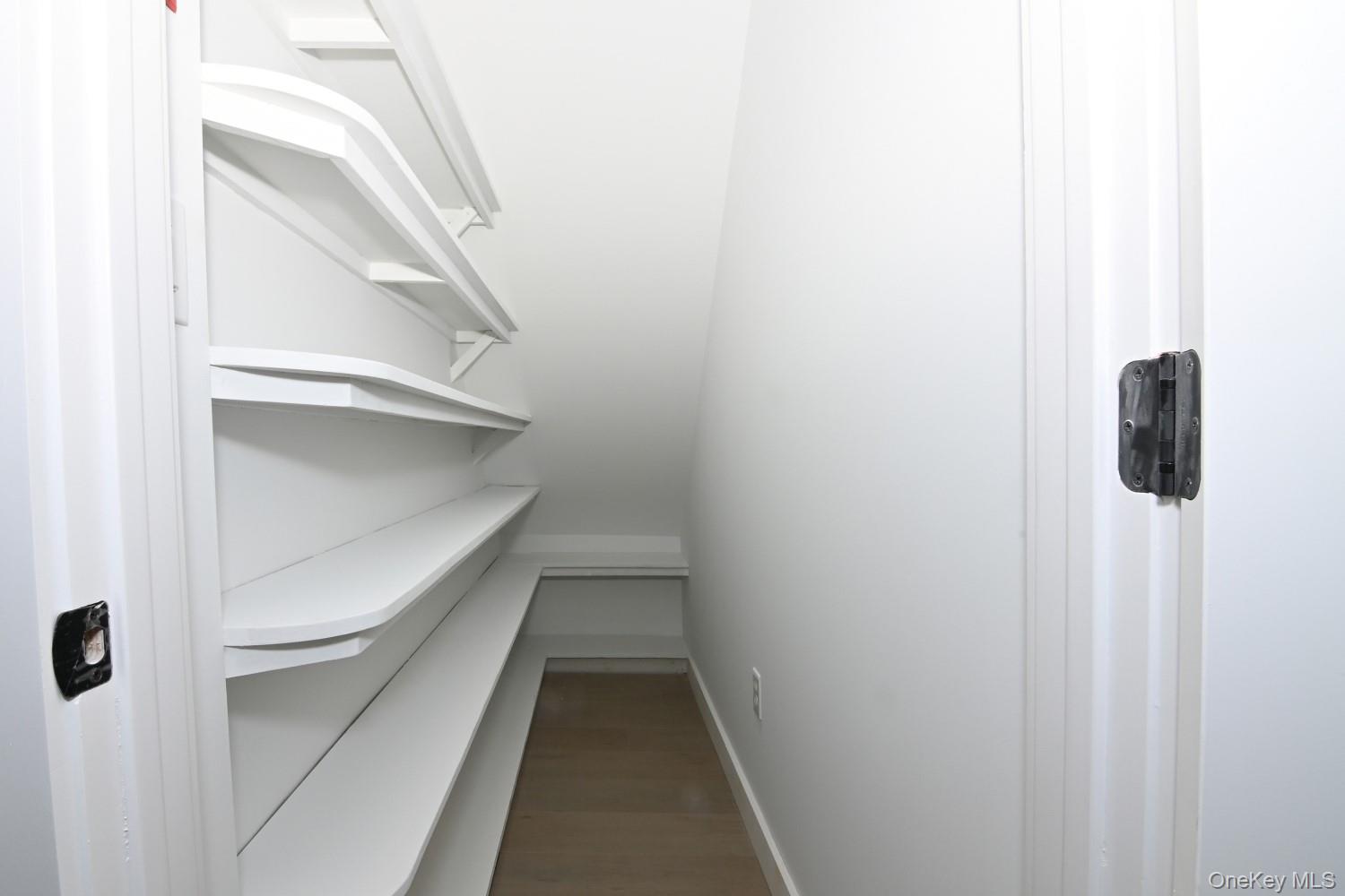 15 Bond Lane, Hicksville, NY 11801