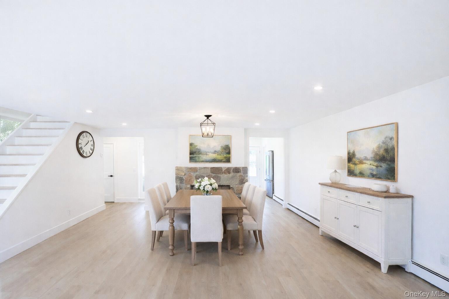 15 Bond Lane, Hicksville, NY 11801