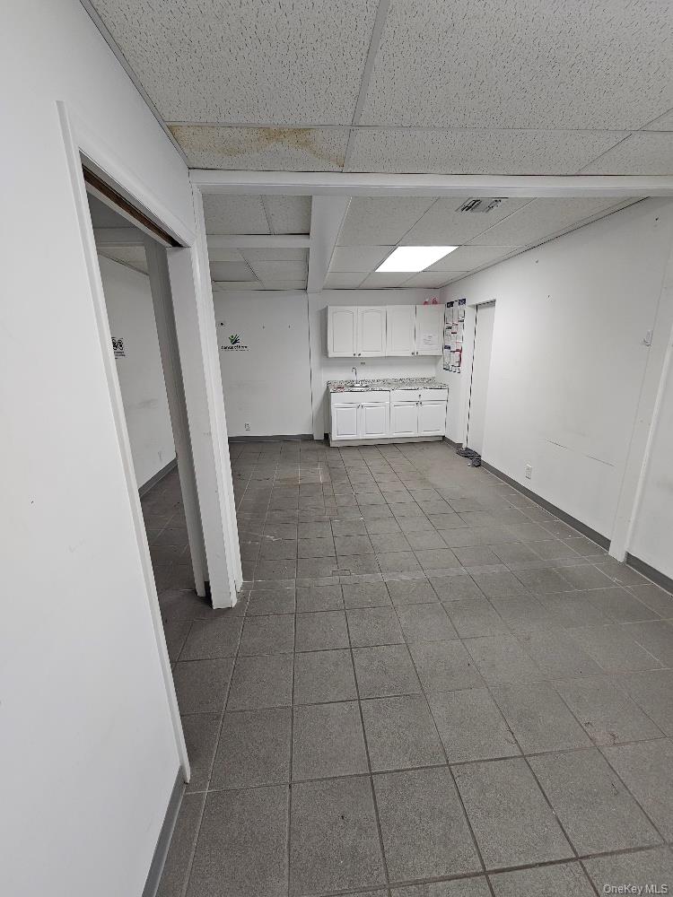 86-20 Jamaica Avenue, Woodhaven, NY 11421