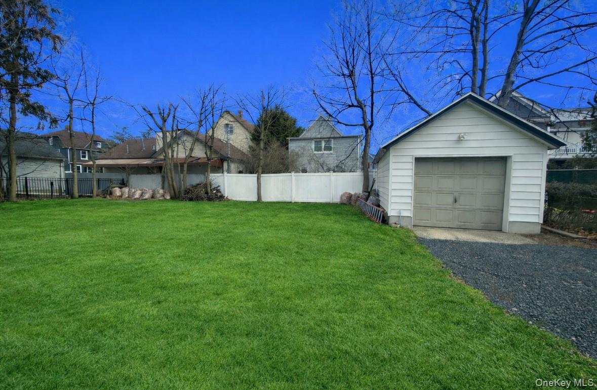 23 S Bayles Avenue, Port Washington, NY 11050