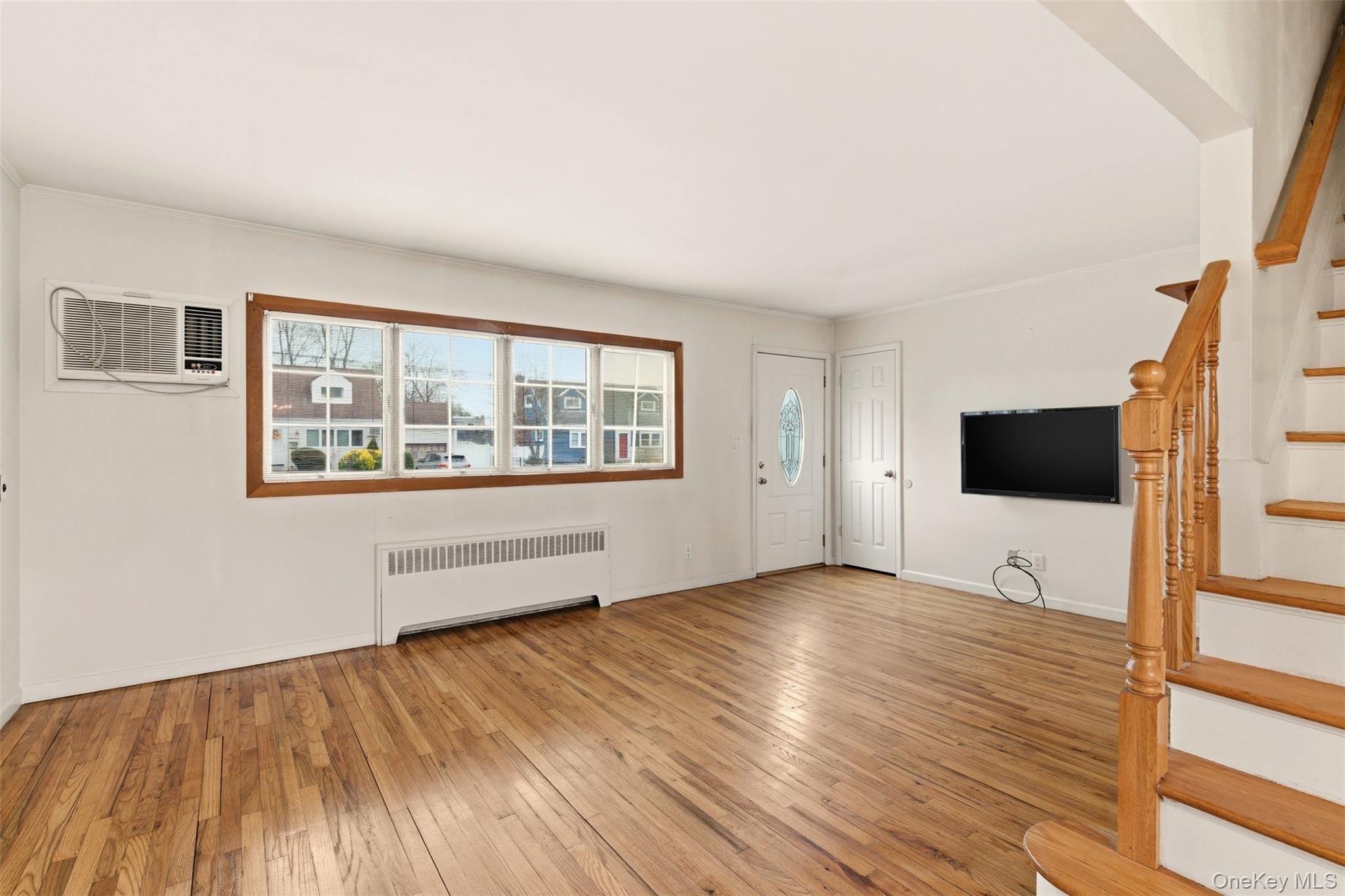 14 Starlight Court, West Babylon, NY 11704