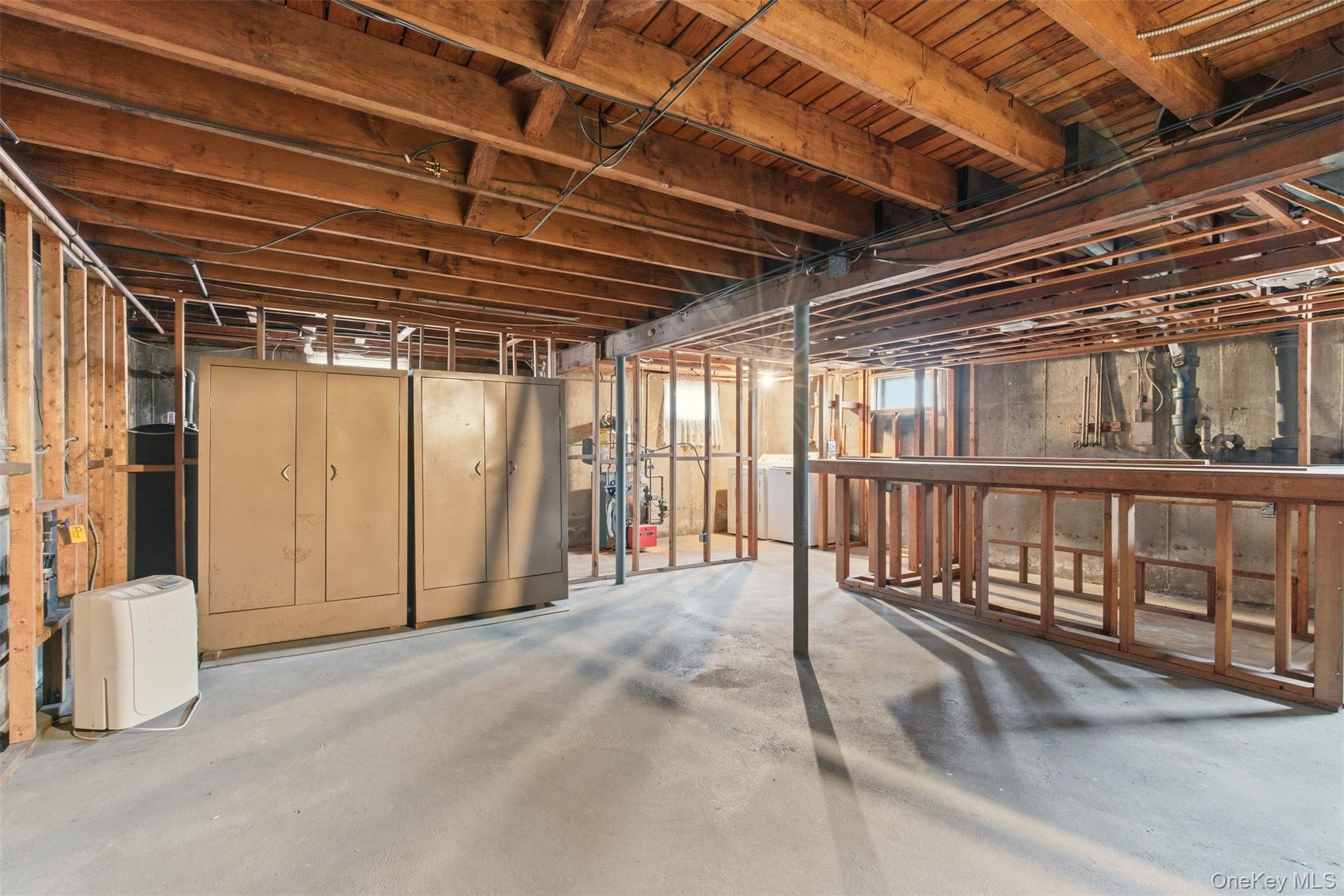 14 Starlight Court, West Babylon, NY 11704