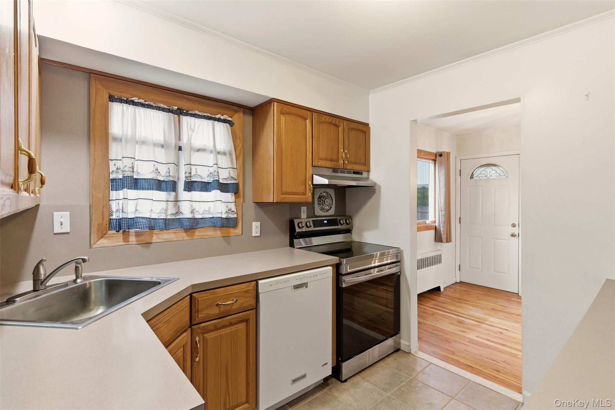 14 Starlight Court, West Babylon, NY 11704