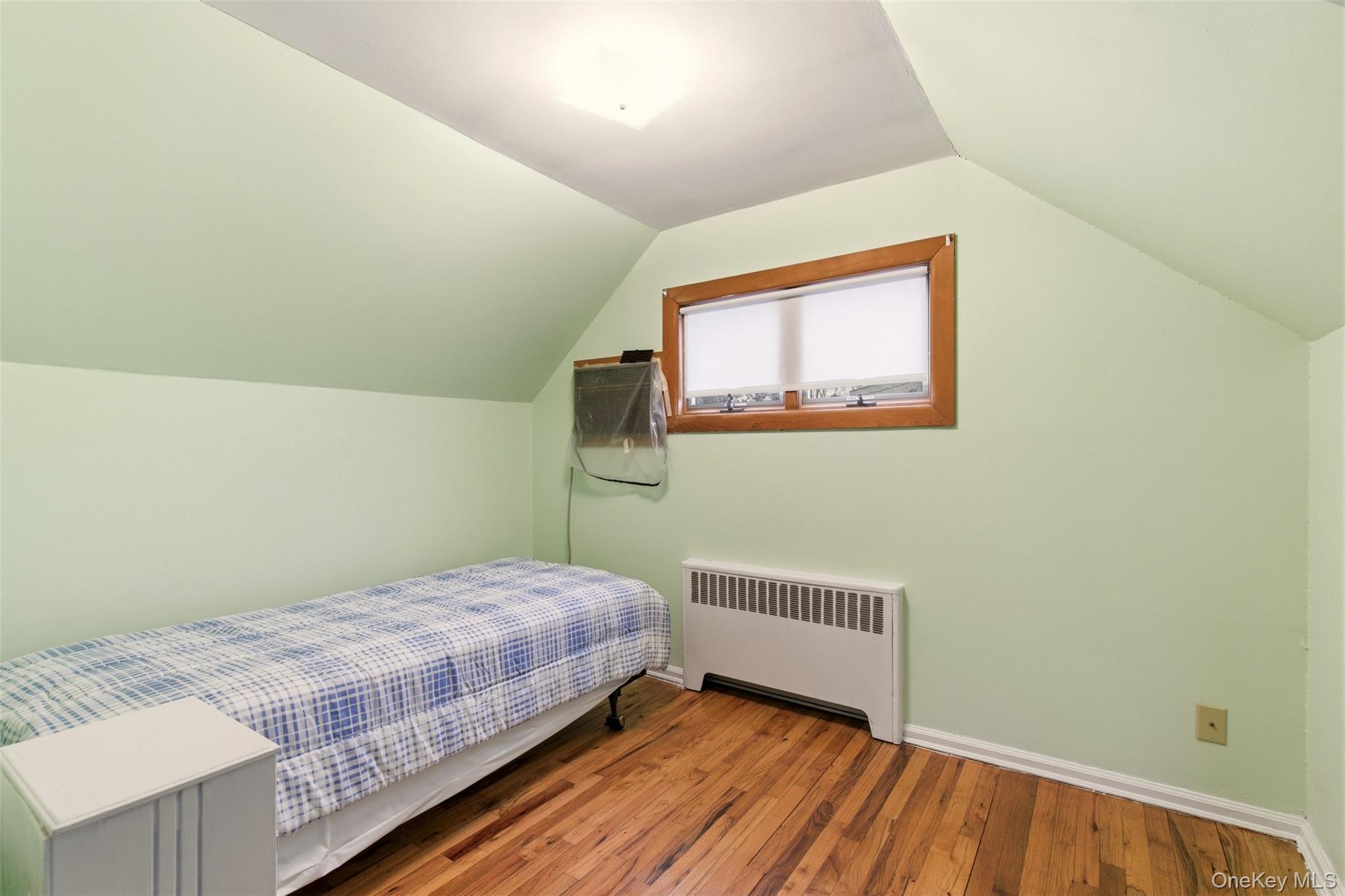 14 Starlight Court, West Babylon, NY 11704