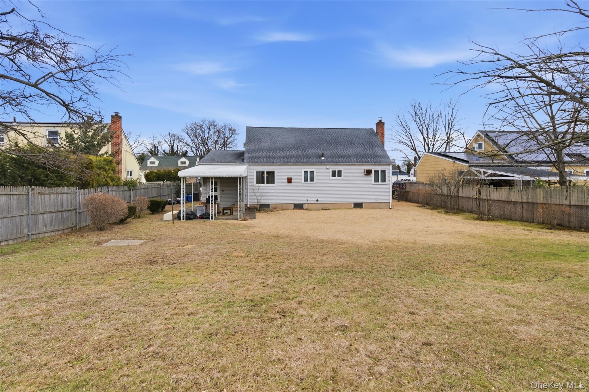 14 Starlight Court, West Babylon, NY 11704