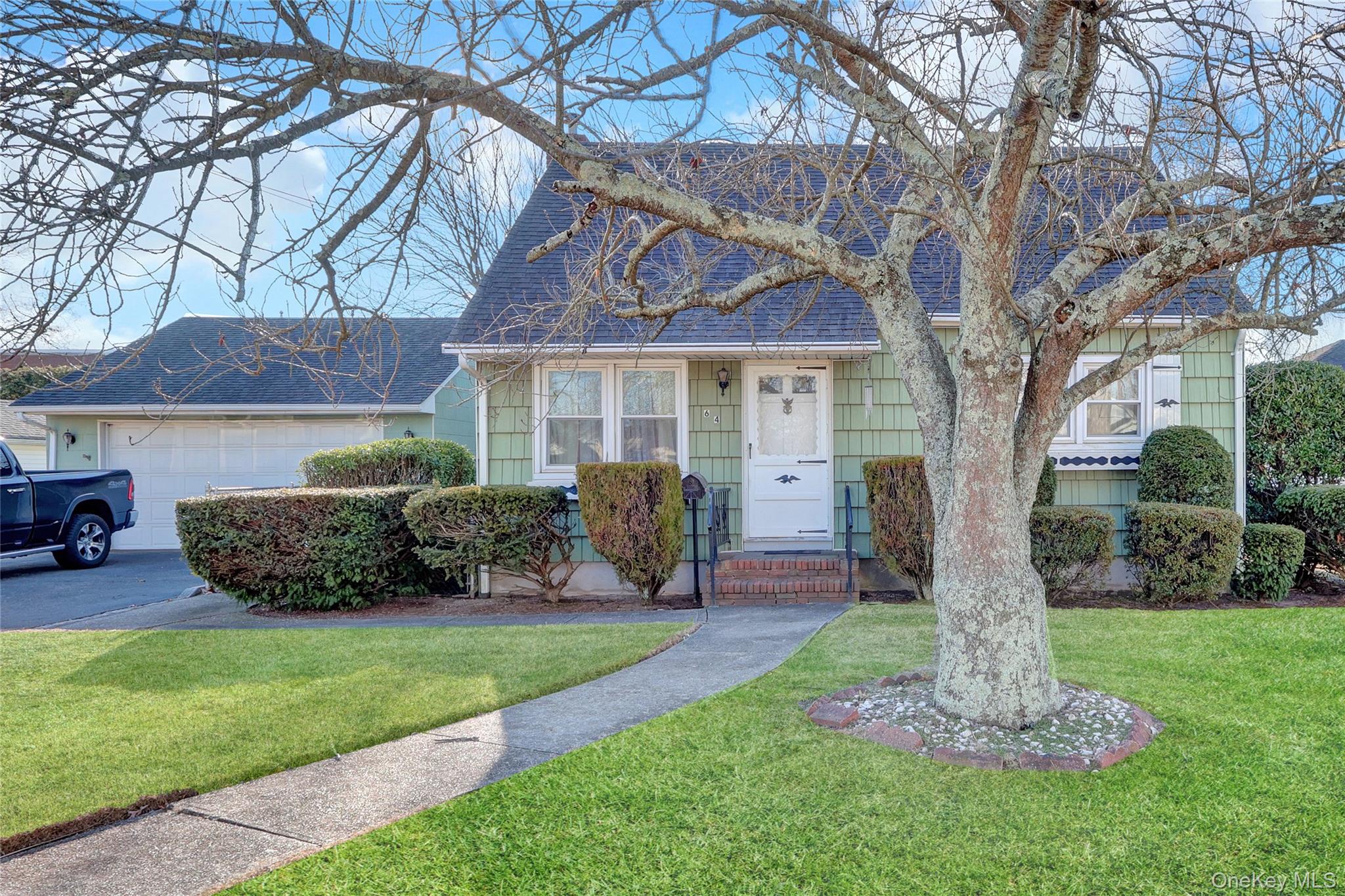 64 Nill Street, West Babylon, NY 11704