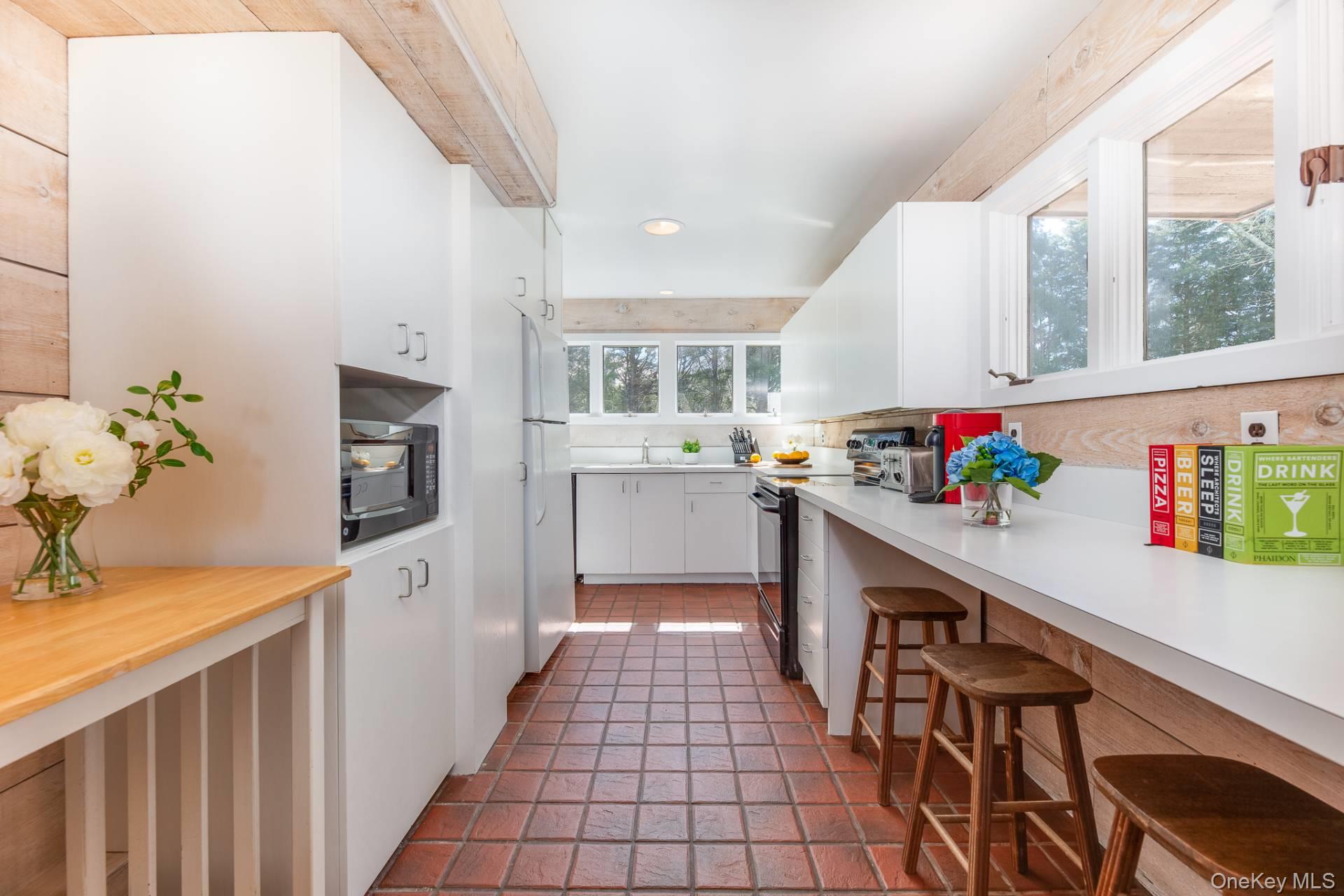 11 Marina Lane, East Hampton, NY 11937