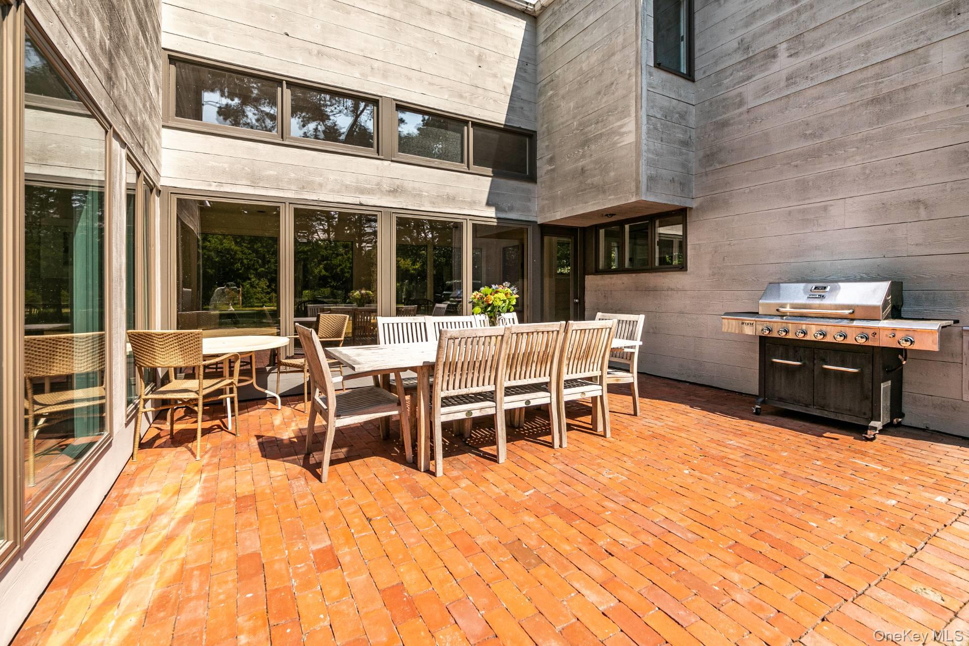 11 Marina Lane, East Hampton, NY 11937