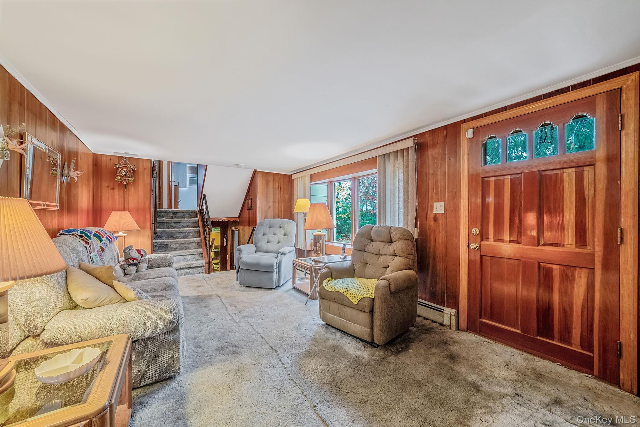 85 Hawthorne Street, Selden, NY 11784