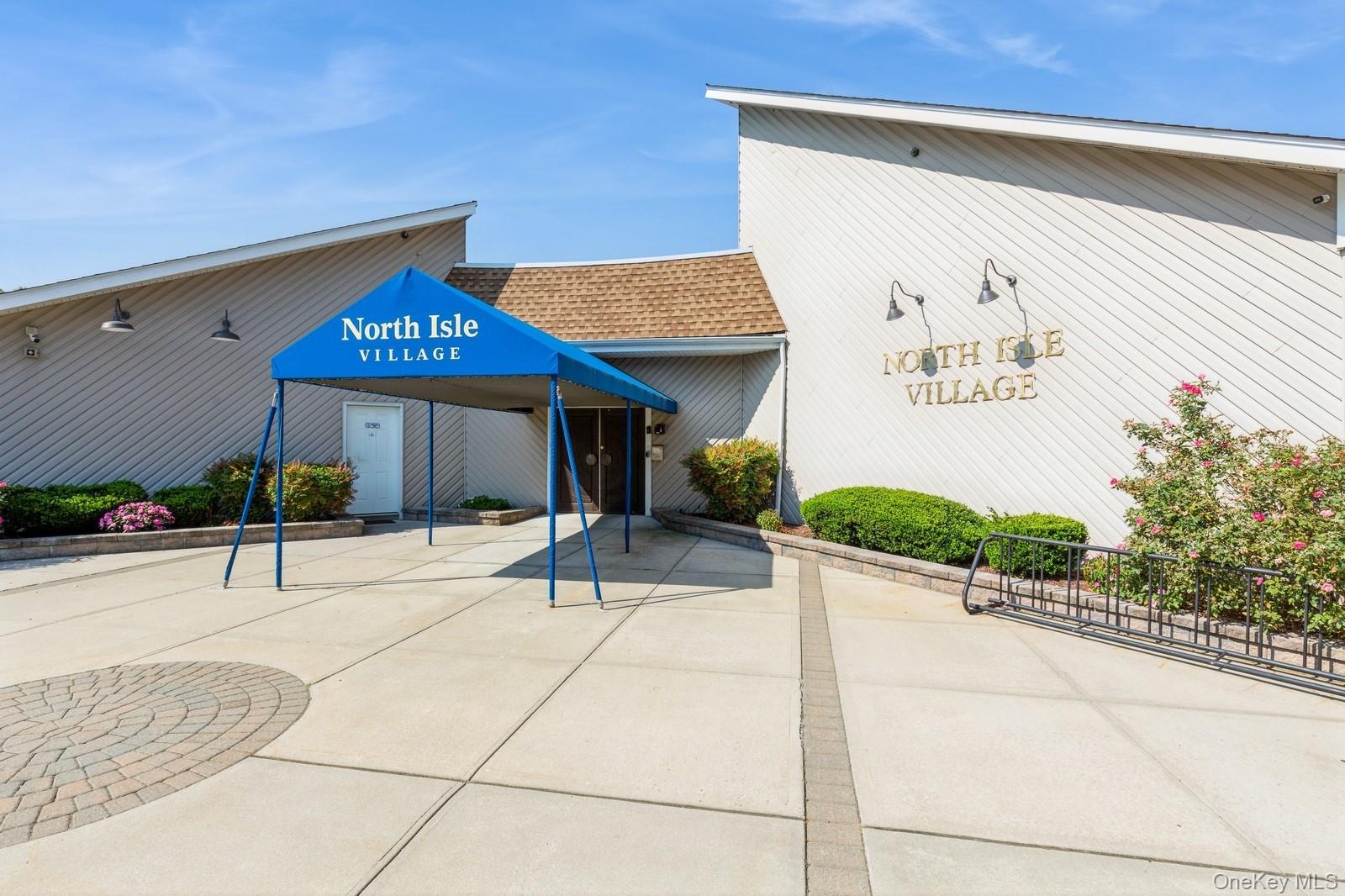 8 Idaho # i8, Coram, NY 11727