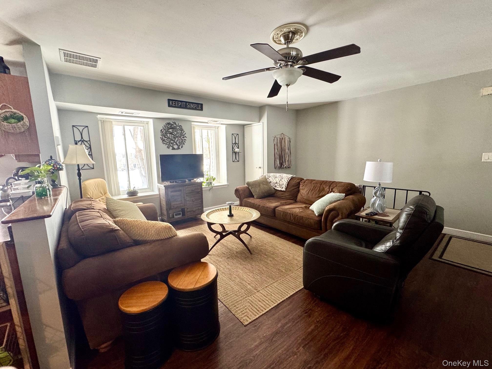 8 Idaho # i8, Coram, NY 11727