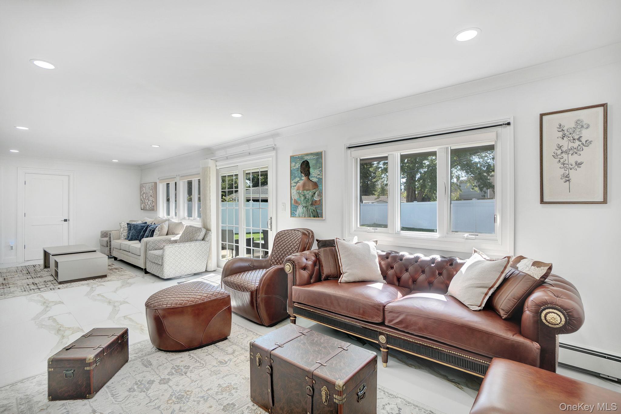 8 Autumn Lane, Hicksville, NY 11801