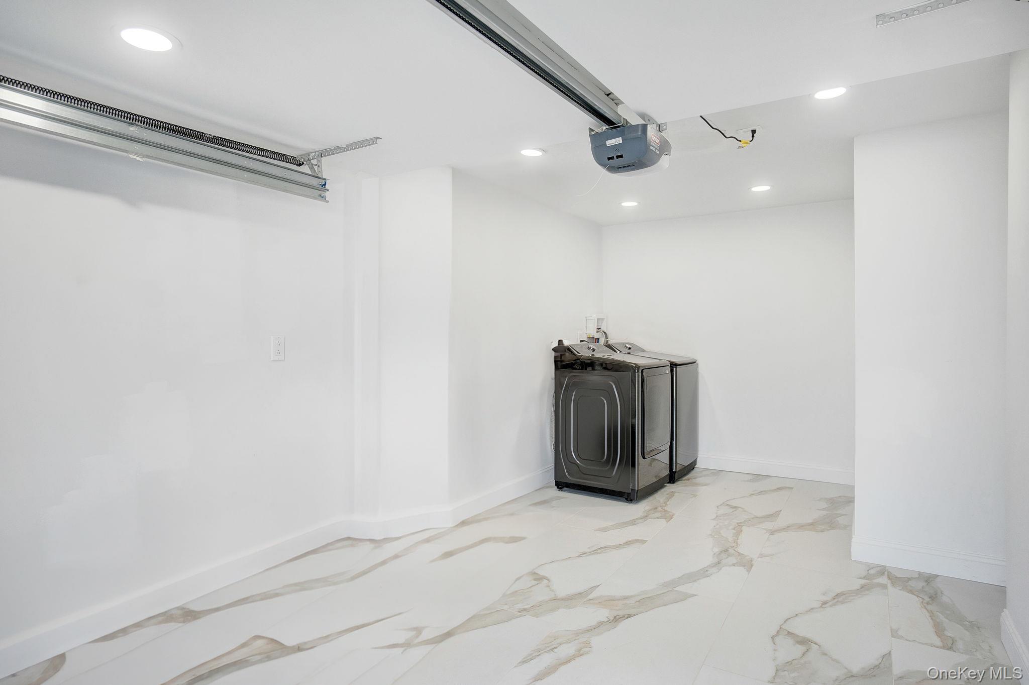 8 Autumn Lane, Hicksville, NY 11801