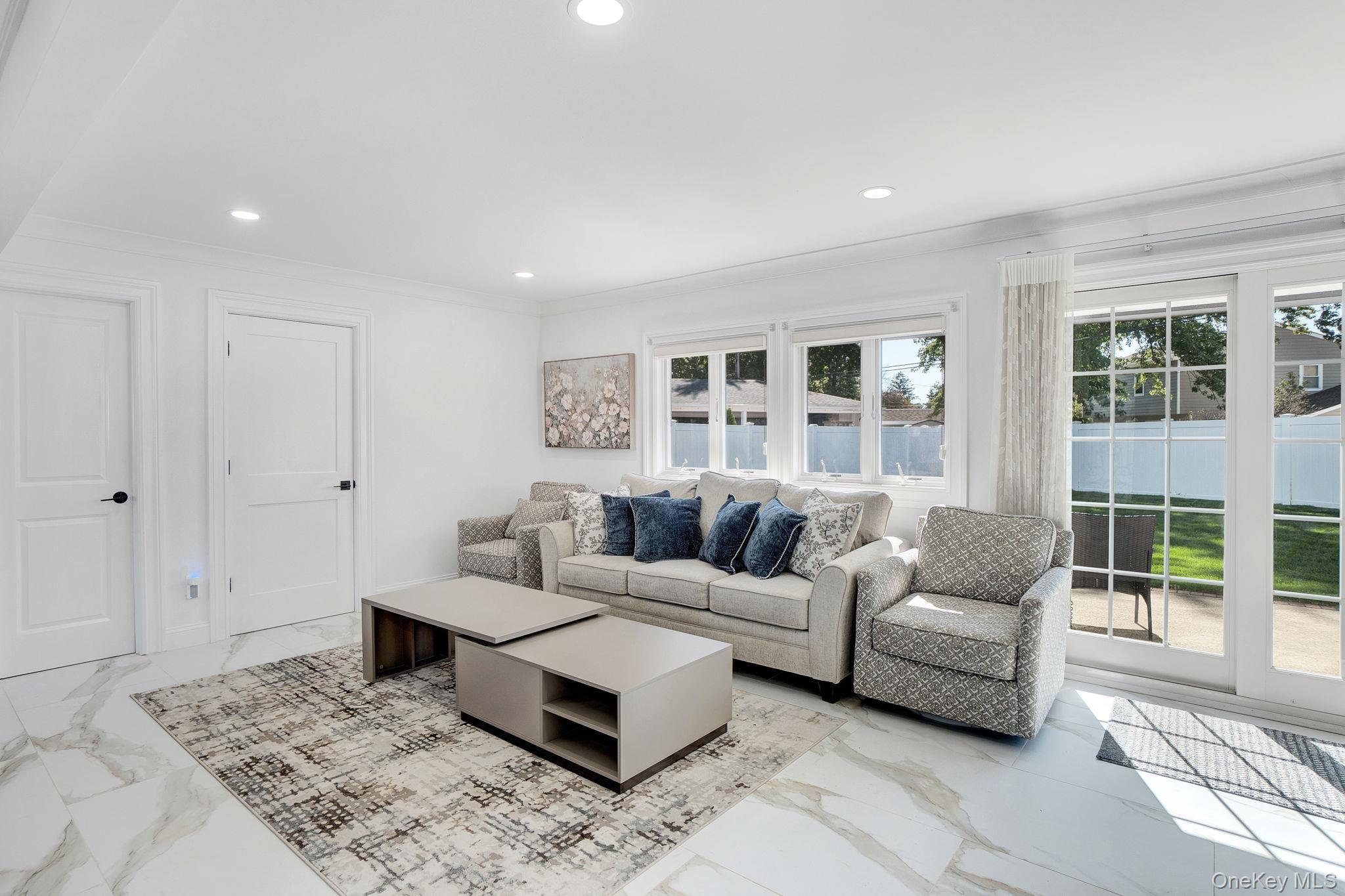 8 Autumn Lane, Hicksville, NY 11801