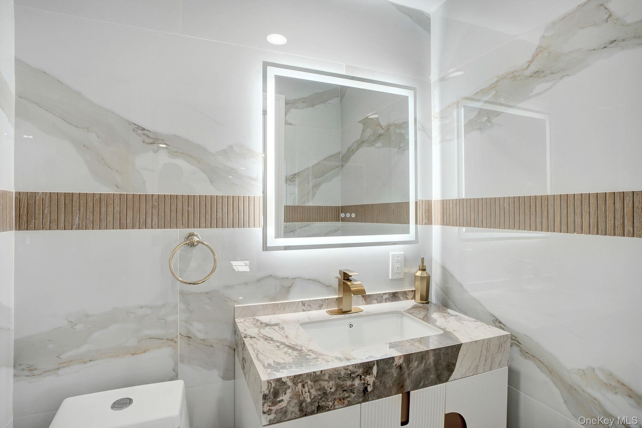 8 Autumn Lane, Hicksville, NY 11801