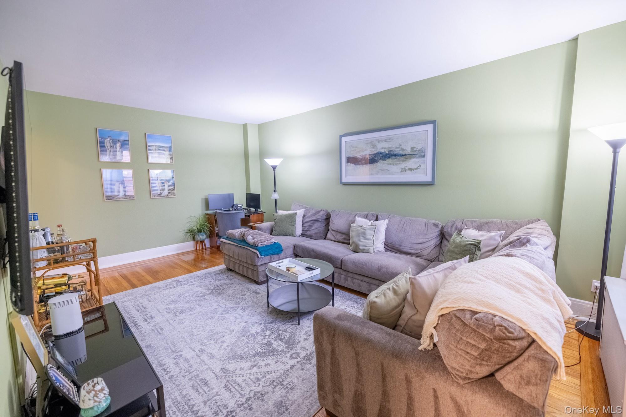 185 Atlantic Avenue # B8, Lynbrook, NY 11563