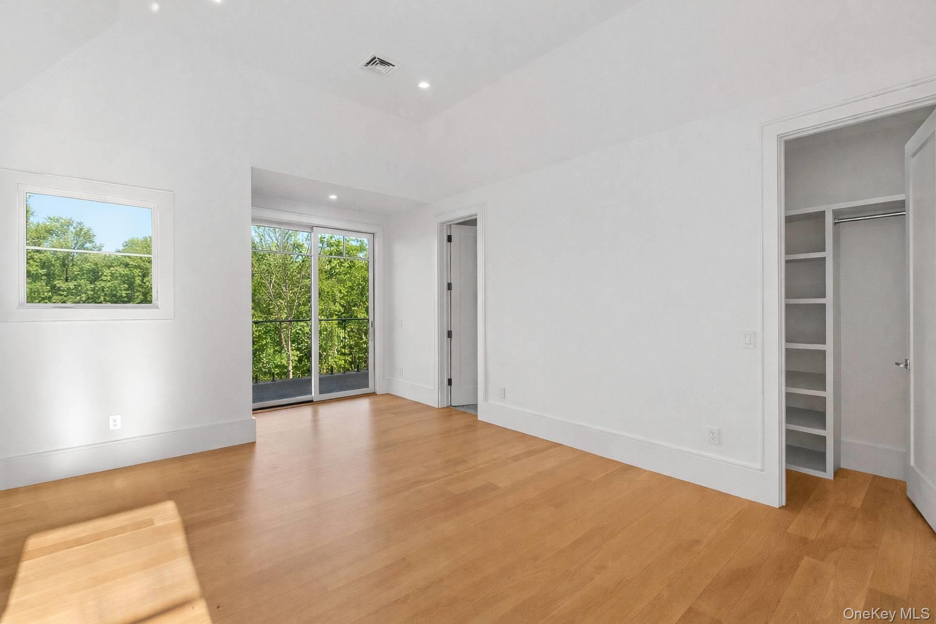 148 Middle Line Highway, Southampton, NY 11968