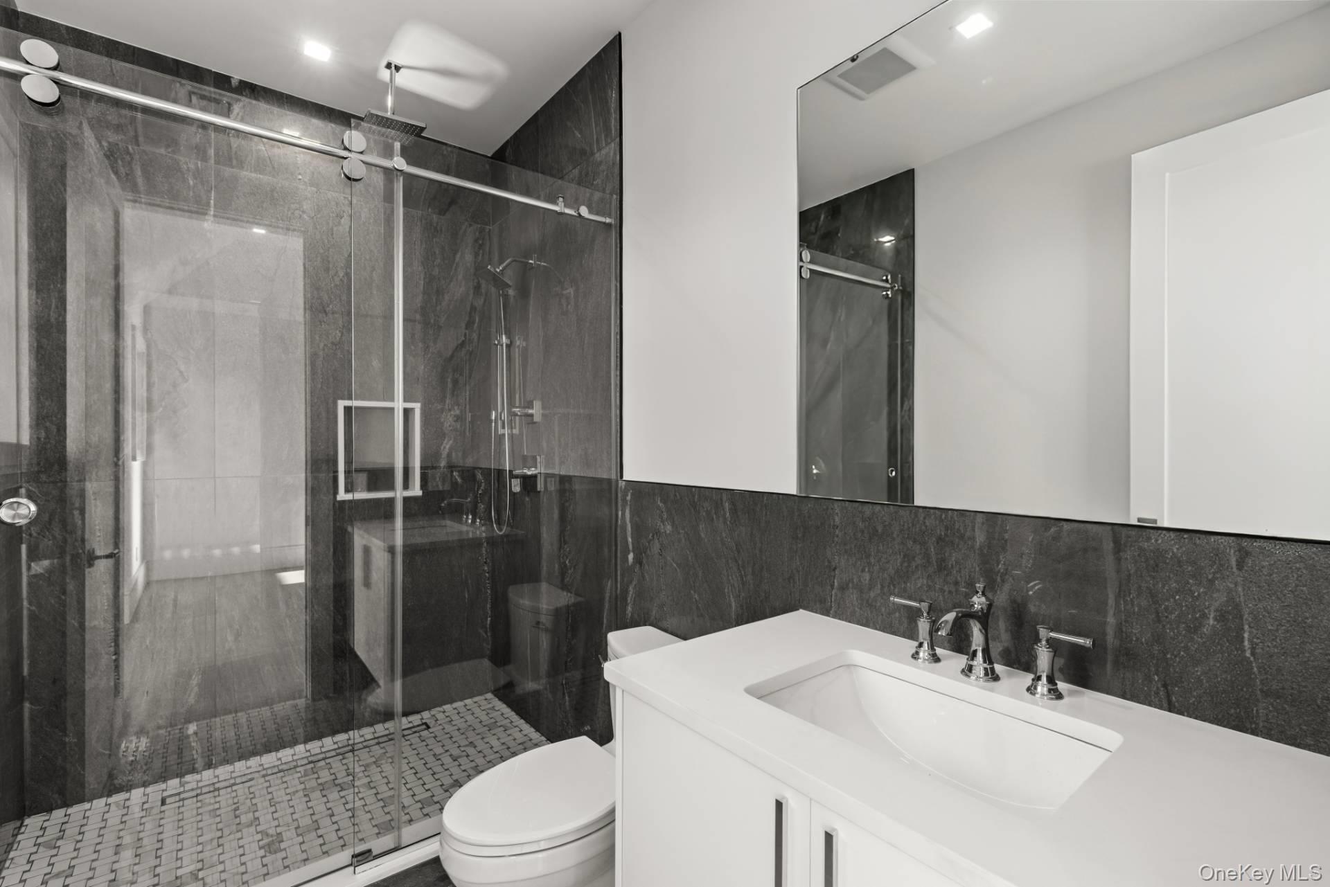 148 Middle Line Highway, Southampton, NY 11968