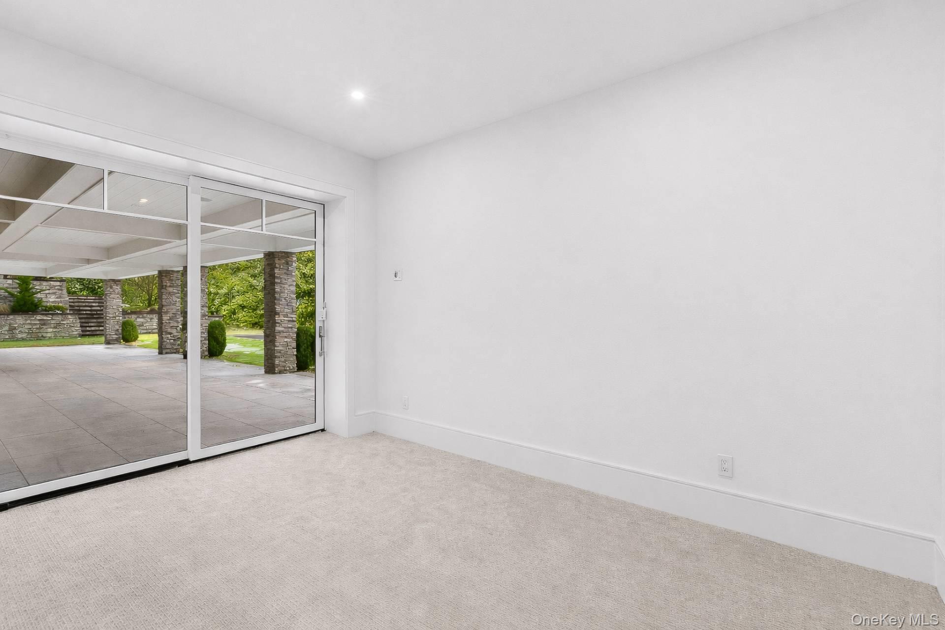 148 Middle Line Highway, Southampton, NY 11968