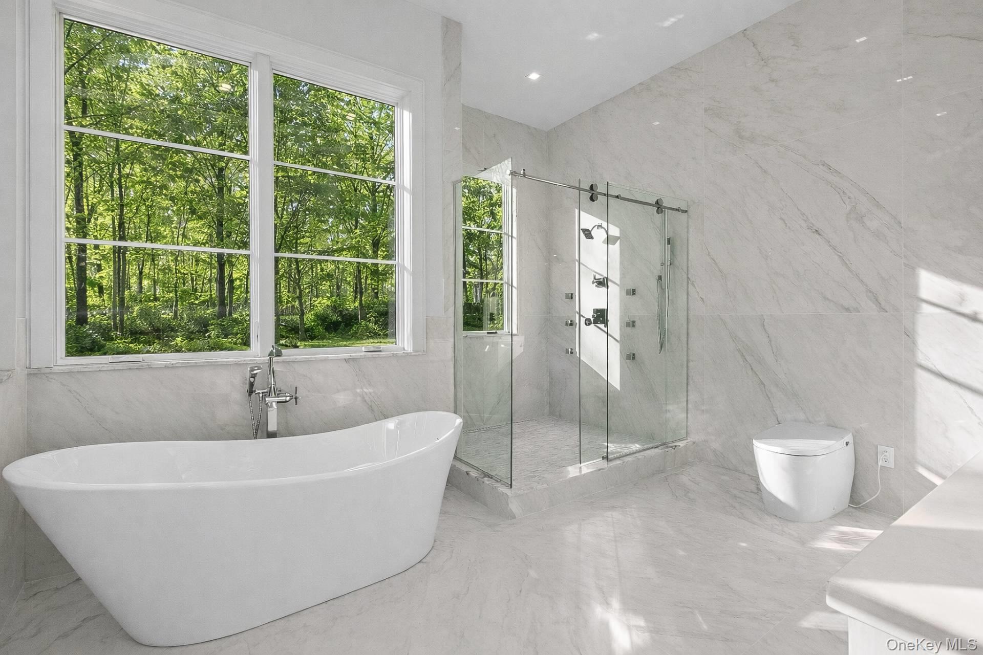 148 Middle Line Highway, Southampton, NY 11968