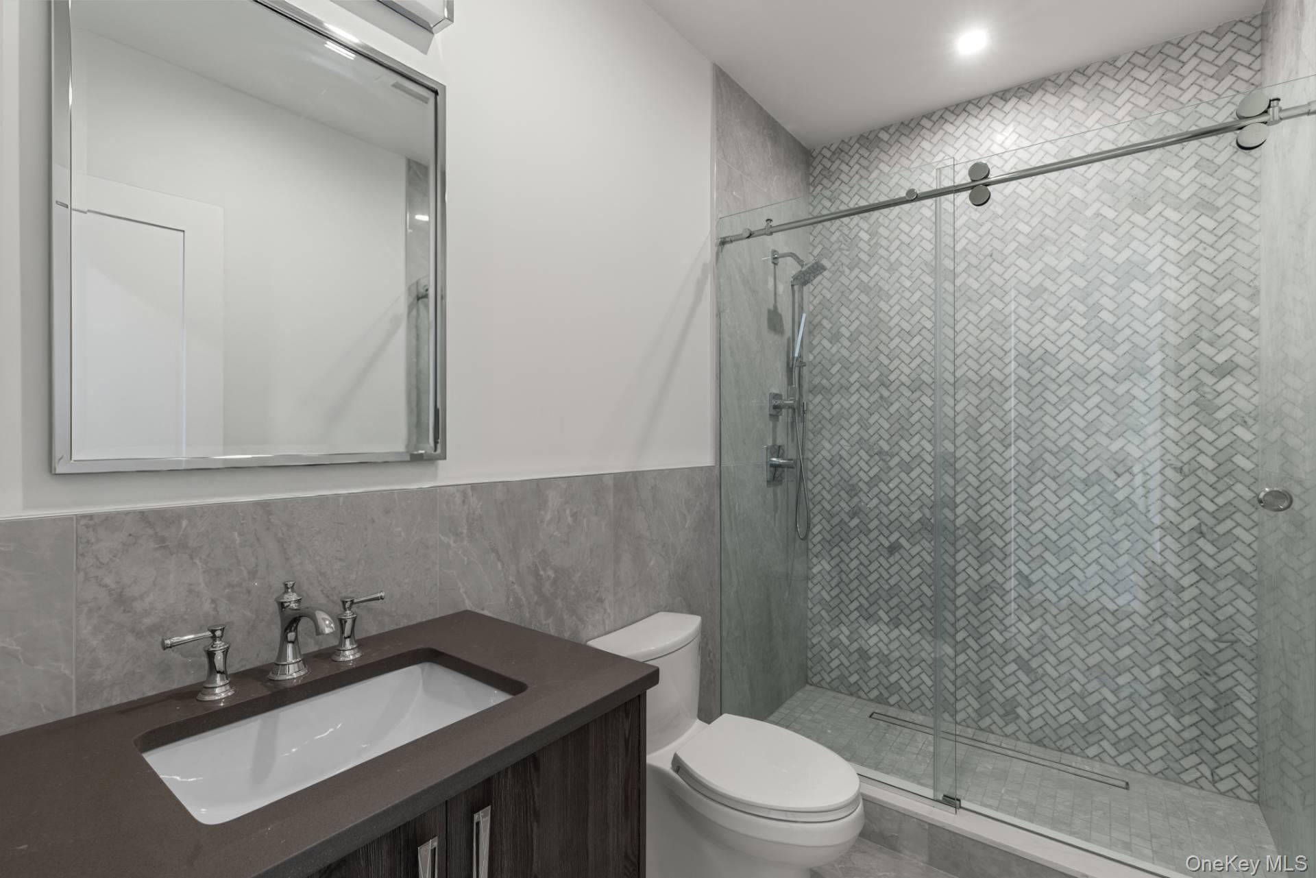 148 Middle Line Highway, Southampton, NY 11968