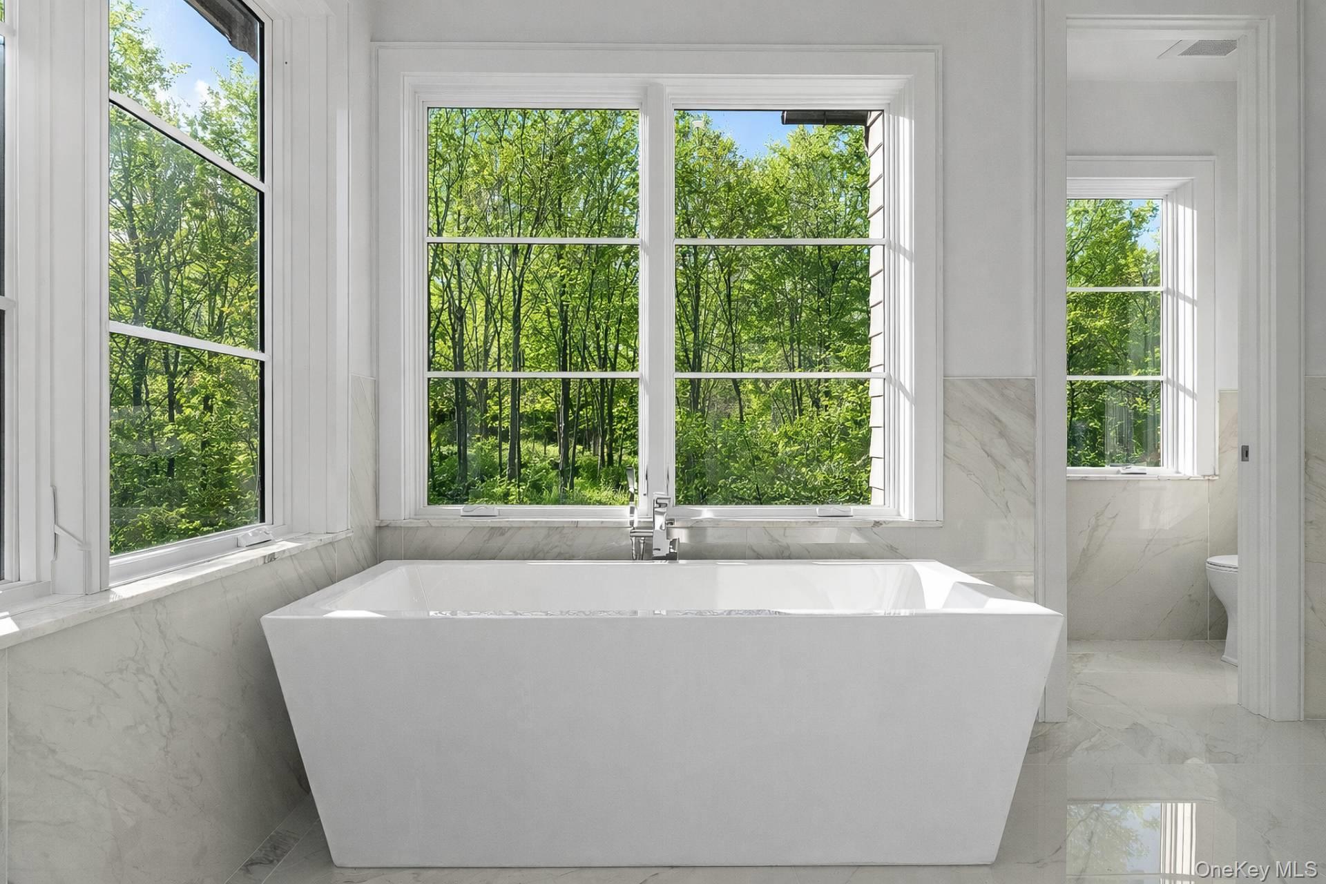 148 Middle Line Highway, Southampton, NY 11968