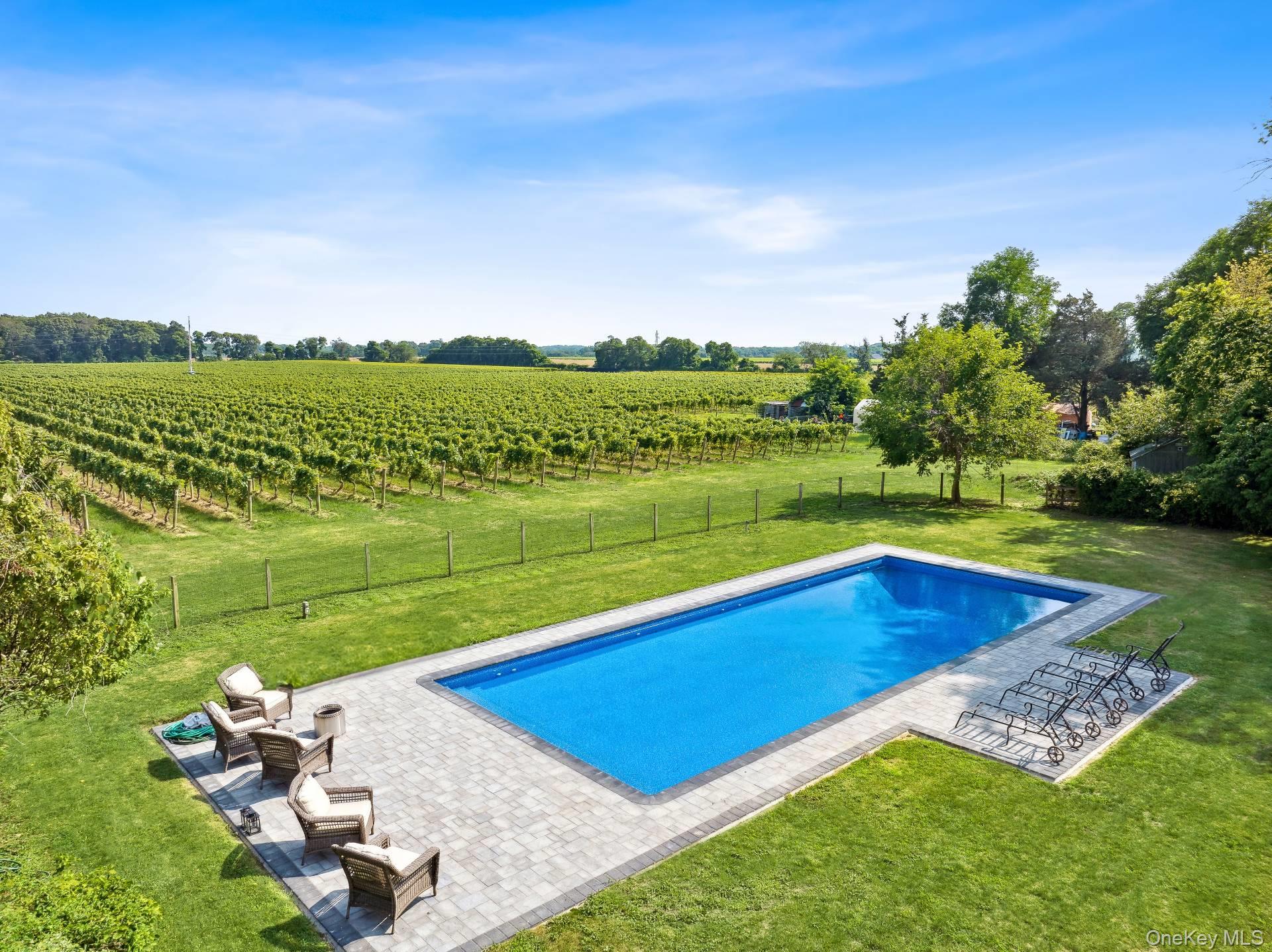 2600 Oregon Road, Mattituck, NY 11952