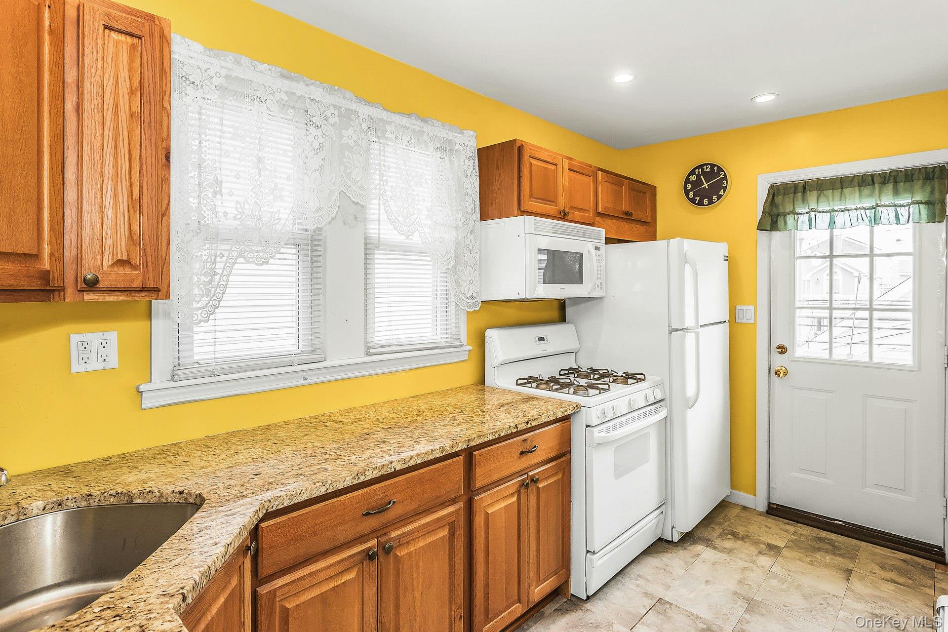 90 Oregon Street, Long Beach, NY 11561