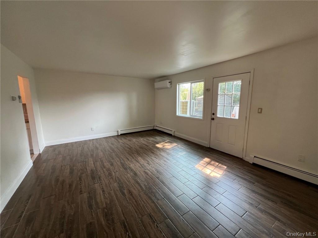 38 Hampton Court, Middletown, NY 10941