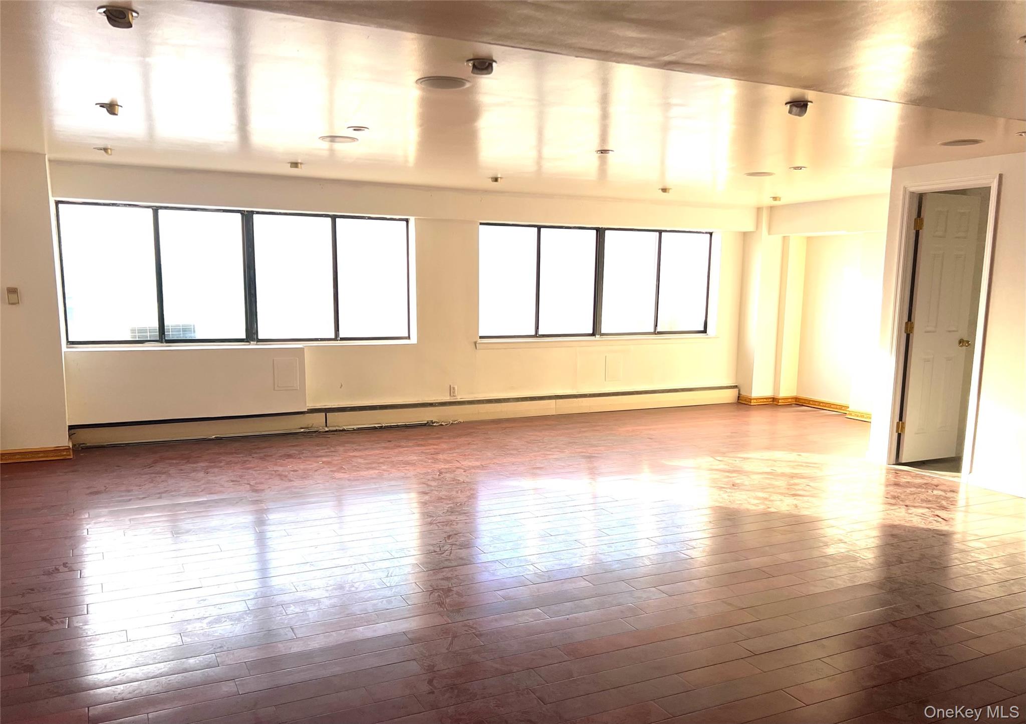 33-70 Prince Street # 806, Flushing, NY 11354